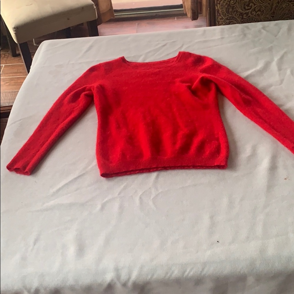 sweatshirt